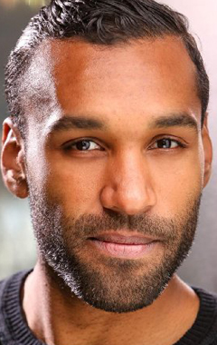 Актер Нари Блэр-Мангат