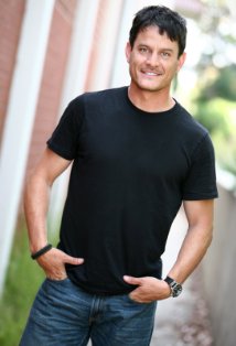 Актер Райан Старз