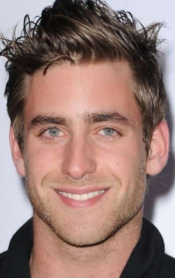 Актер Оливер Джексон-Коэн