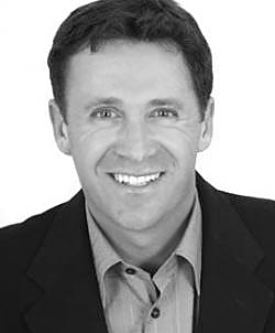 Актер Аарон Кинг