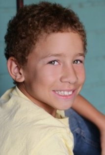 Актер Алекс МакГи