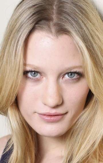 Актер Эшли Хиншоу