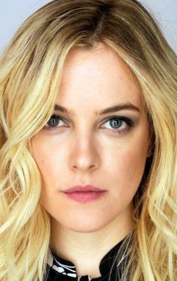 Актер Райли Кио