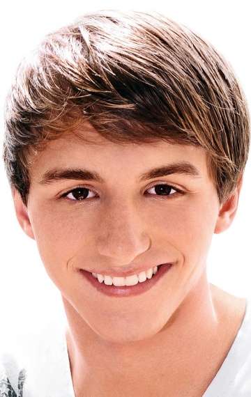 Актер Лукас Крюкшенк