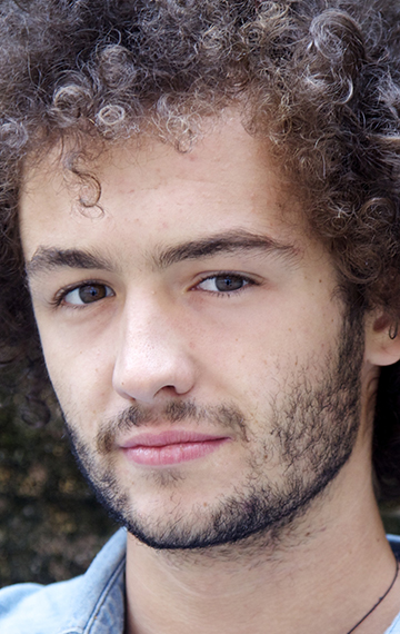 Актер Иван Громов