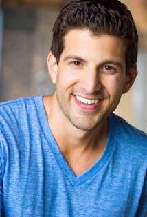 Актер Рауль Бустаманте