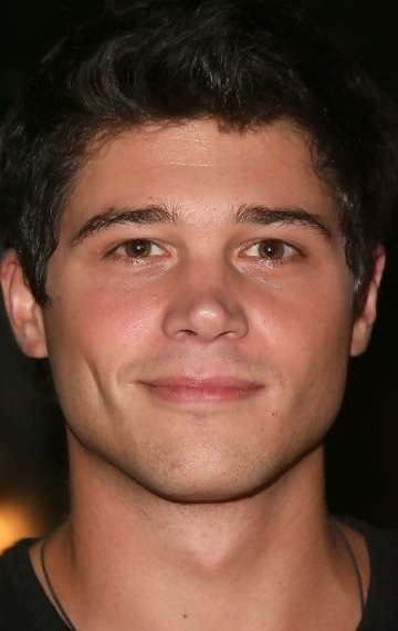 Актер Трент Гарретт