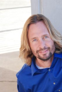 Актер Томас Дж. Пост