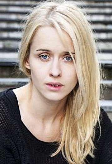 Фото Лиза Хенни