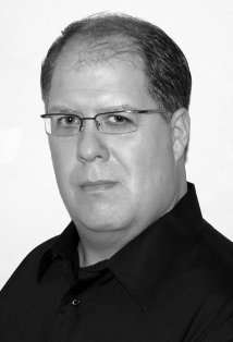 Актер Кристофер С. Меле