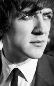 Актер Джон Даглиш