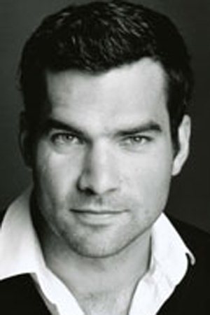 Актер Питер Башам