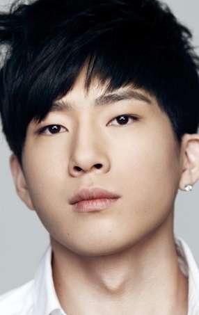 Актер Цзин Божань