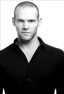 Актер Мэттью Клэнси