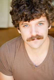 Актер Дэн Гилл