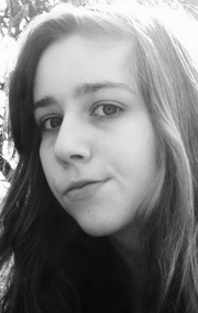 Актер Лаура