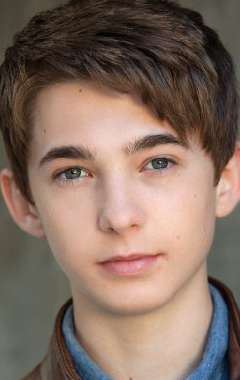 Актер Остин Абрамс