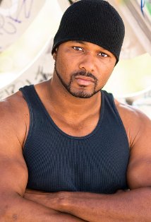 Актер Жермен Холт