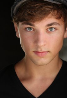 Актер Диллон Роберт Росин