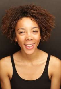 Актер Сара Шарман