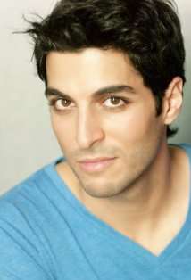 Актер Кеон Мохаджери