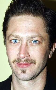 Актер Эбон Мосс-Бакрак