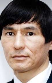 Актер Бату Хасиков