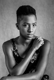 Актер Джейд Аноука