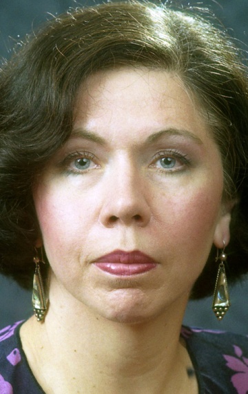 Актер Елена Папанова