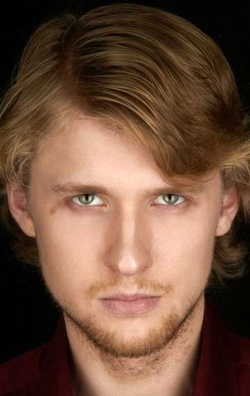 Актер Иван Жарков