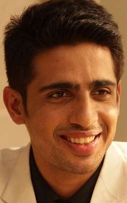 Актер Гульшан Девайя