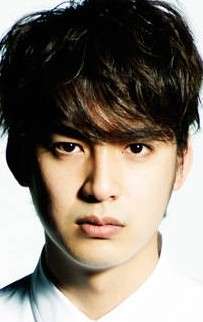 Актер Такуро Оно