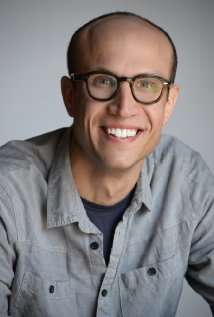 Актер Адам Лустик