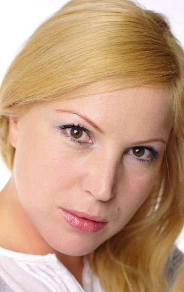 Актер Юлия Артёмова