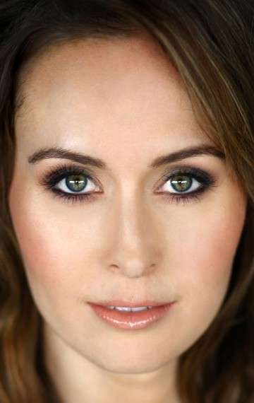 Актер Эрин Каруфел