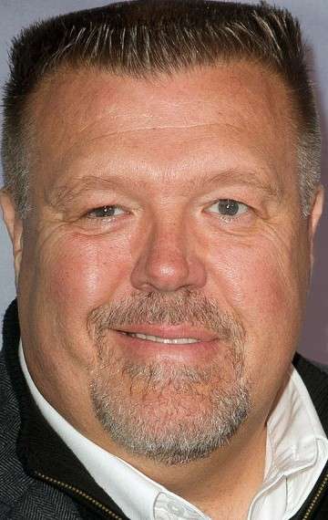 Актер Джоэль МакКиннон Миллер