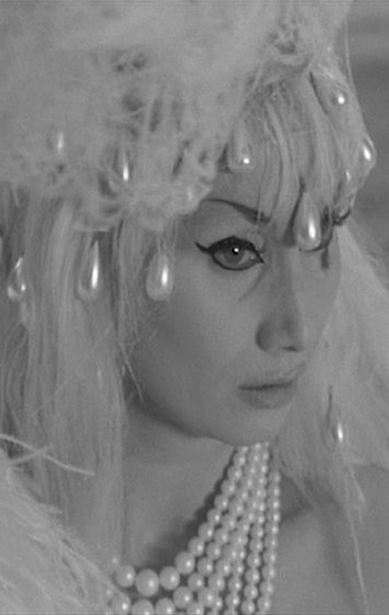 Актер Ивонн Касадеи