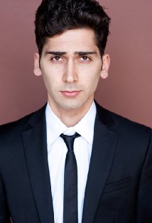 Актер Амир Малаклу