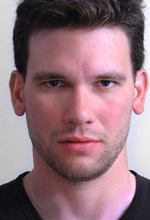 Актер Джастин П. Кэлкинс