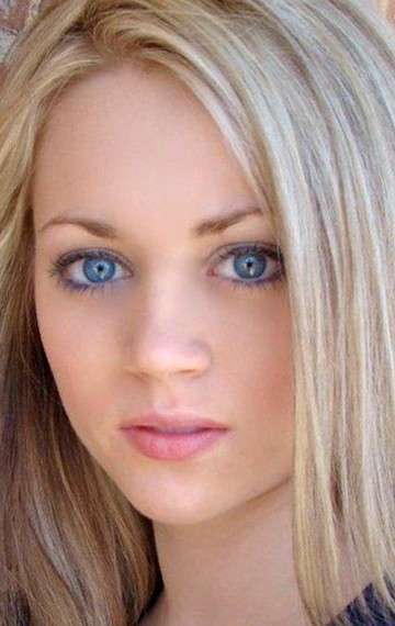 Актер Отем Диал