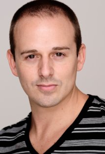 Актер Кори Миллс