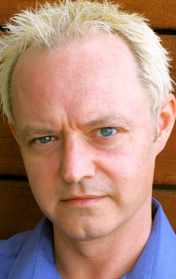 Актер Десмонд Аскью