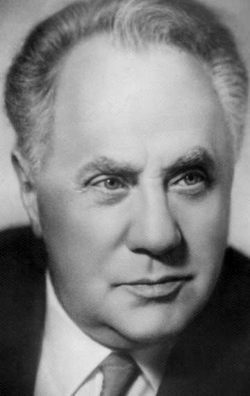 Актер Михаил Жаров