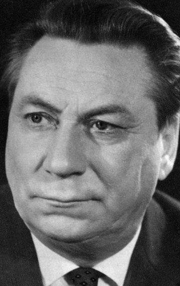 Актер Василий Меркурьев