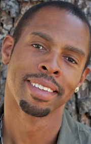 Актер Трева Этьен