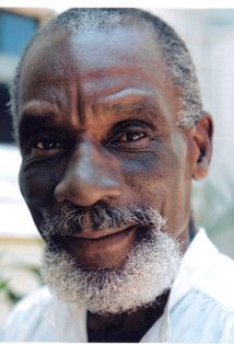 Актер Конрад Робертс