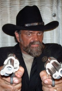 Актер Кел Оуэнс