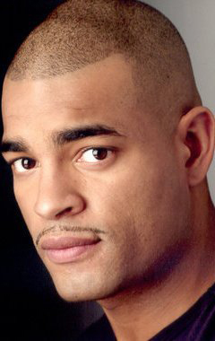 Актер Эми Анеке