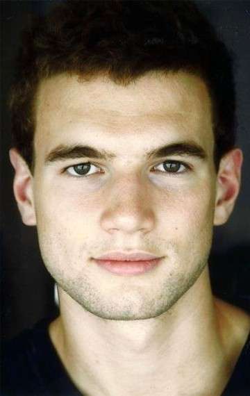 Актер Алекс Расселл