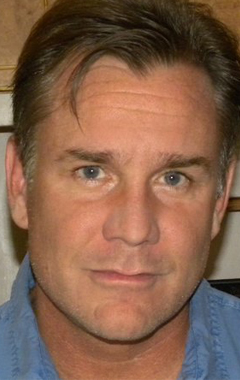 Актер Майкл Пауэр